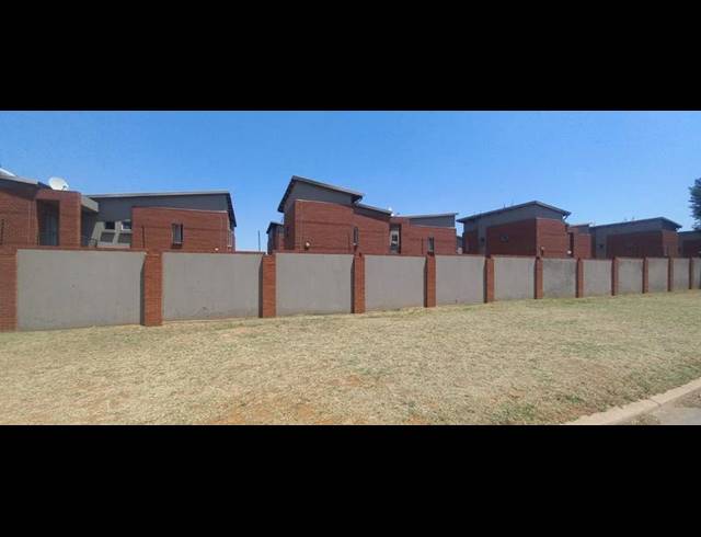 2 BEDROOM APARTMENT FOR SALE IN ESTHER PARK